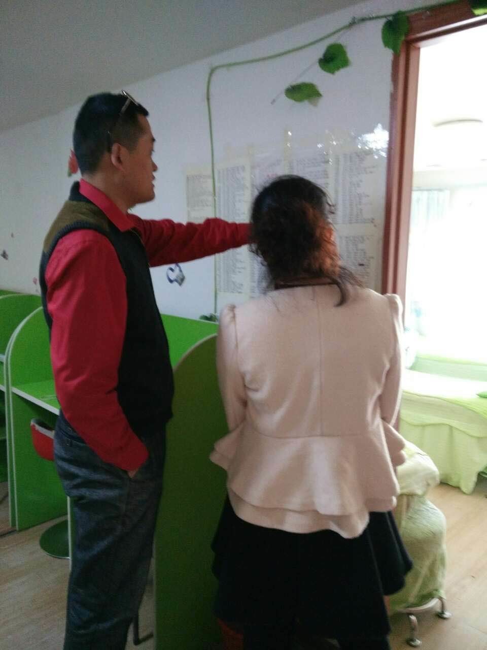 黑龍江大慶齊女士來易視界店面考察