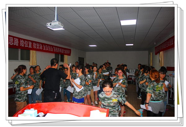 深夜了，還在認(rèn)真寫作業(yè)的易視界伙伴們