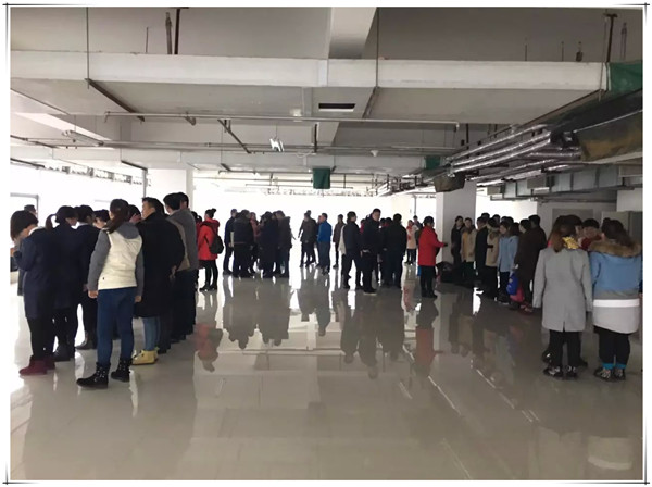 易視界軍團(tuán)早會進(jìn)行中