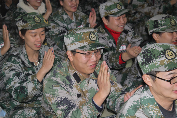 現(xiàn)場(chǎng)氛圍十分歡樂(lè)