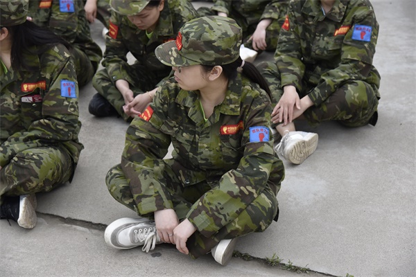 易視界精英們拓展訓(xùn)練進行中