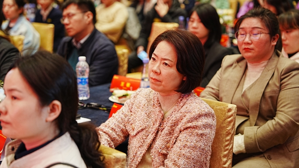 易視界17載感恩如光同行共同守護清晰視界客戶答謝會圖集