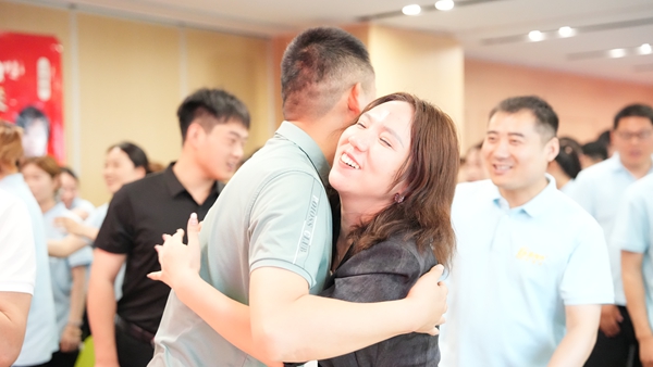 易視界2025年4月嘉獎(jiǎng)會(huì)暨5月啟動(dòng)大會(huì)精彩瞬間