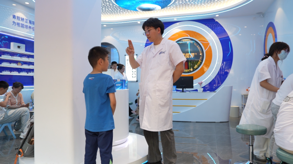 開(kāi)學(xué)季：別讓孩子的視力 &ldquo;掉隊(duì)&rdquo;