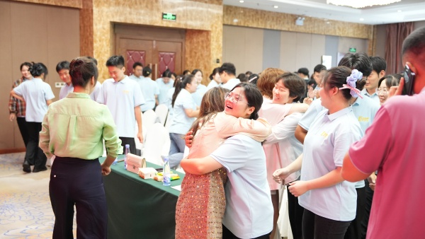 易視界2025年8月嘉獎(jiǎng)會暨9月啟動大會精彩圖集