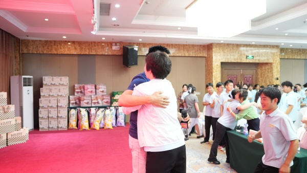 易視界2025年8月嘉獎(jiǎng)會暨9月啟動大會精彩圖集