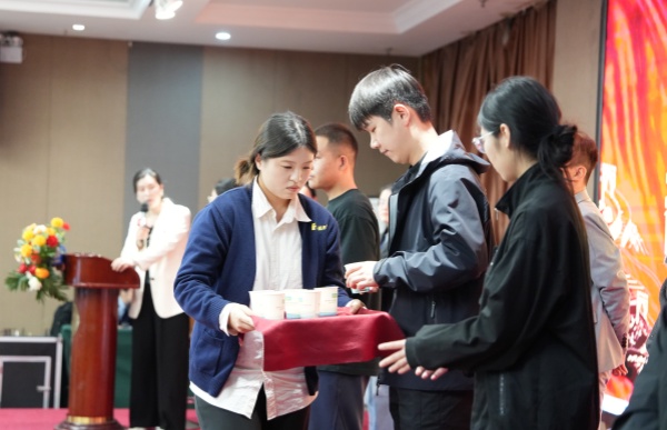 易視界2025年9月嘉獎會暨10月啟動大會精彩圖集