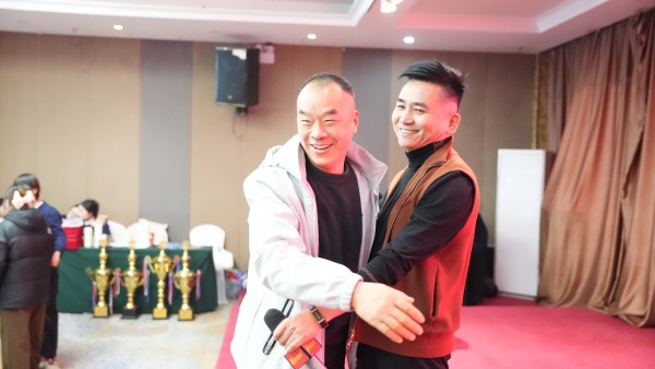 易視界2025年11月嘉獎(jiǎng)會暨12月啟動(dòng)大會精彩圖集