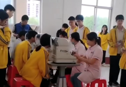 易視界愛(ài)眼公益行武宣民中中學(xué)